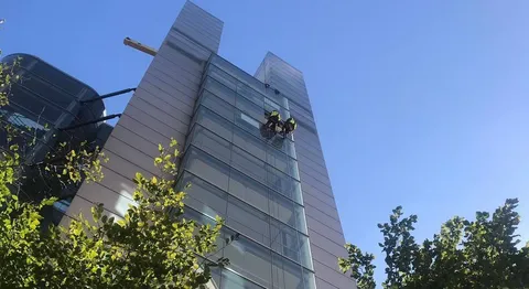 Emergency glazing service
