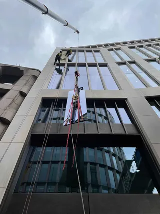 Replacing high-level glass