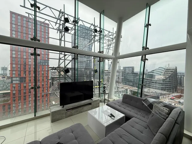 Highrise glazing repair